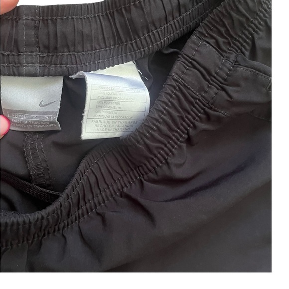 Nike athletic sports activewear shorts S(4-6) black pockets split hem logo - Picture 4 of 13